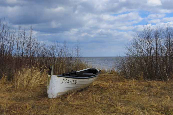 An idle fishing boat_Ein arbeitsloses Fischerboot